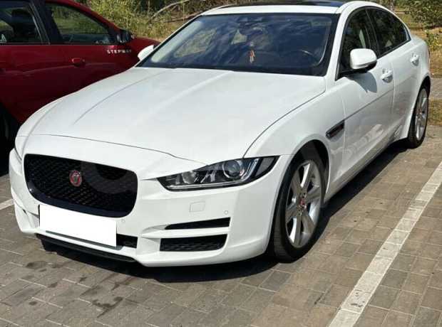 Jaguar XE I