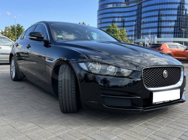 Jaguar XE I