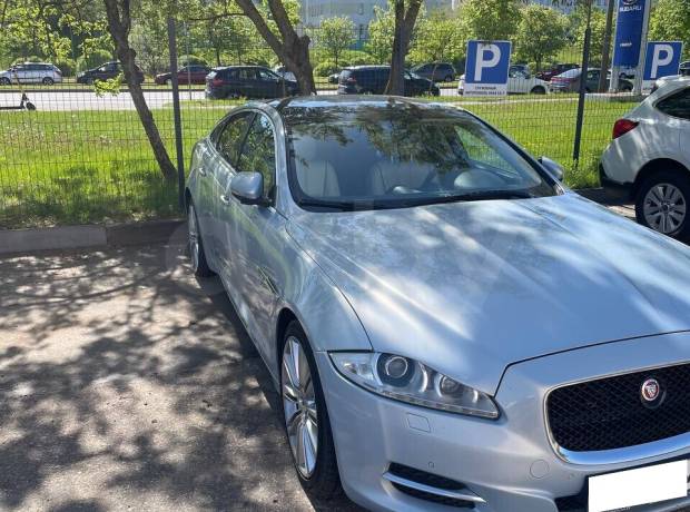 Jaguar XJ X351