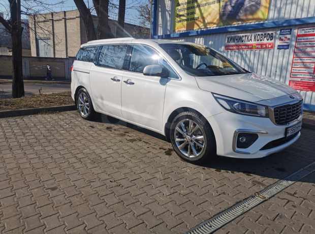 Kia Carnival III