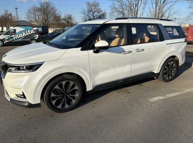 Kia Carnival IV