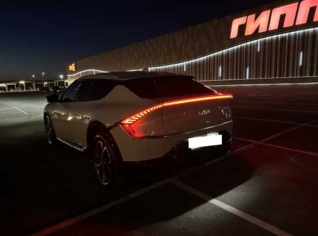 Kia EV6 , 2023, пробег 5200 км Kia EV6 , 2023, пробег 5200 км