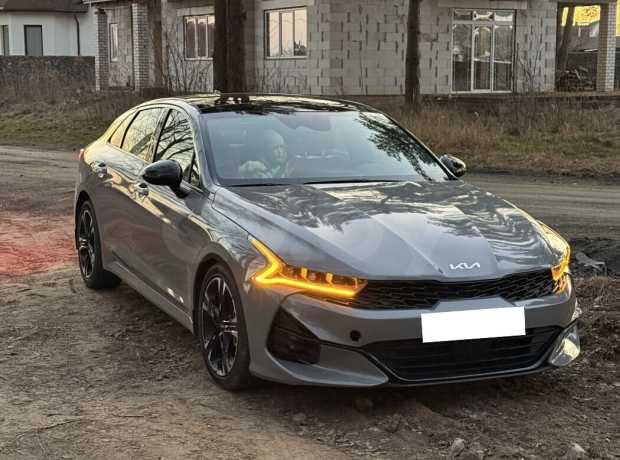 Kia K5 III