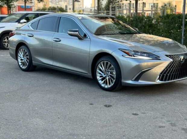 Lexus ES VII  Рестайлинг, 2023, пробег 8000 км