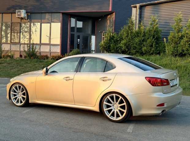 Lexus IS II