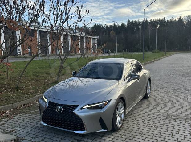 Lexus IS IV