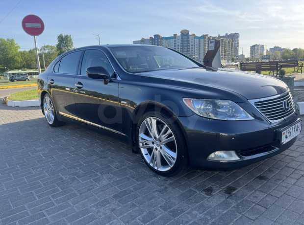 Lexus LS IV