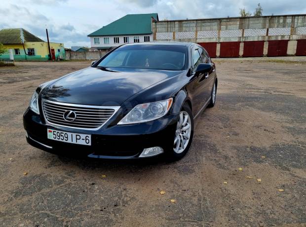 Lexus LS IV