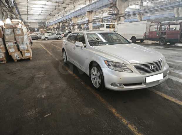 Lexus LS IV