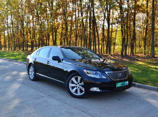 Lexus LS IV