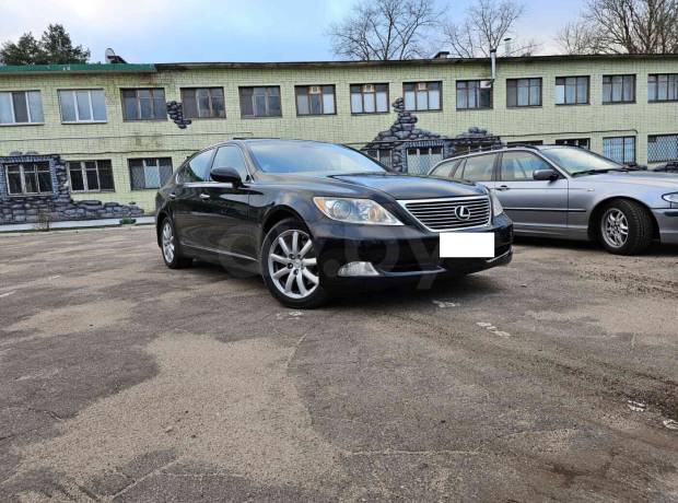 Lexus LS IV