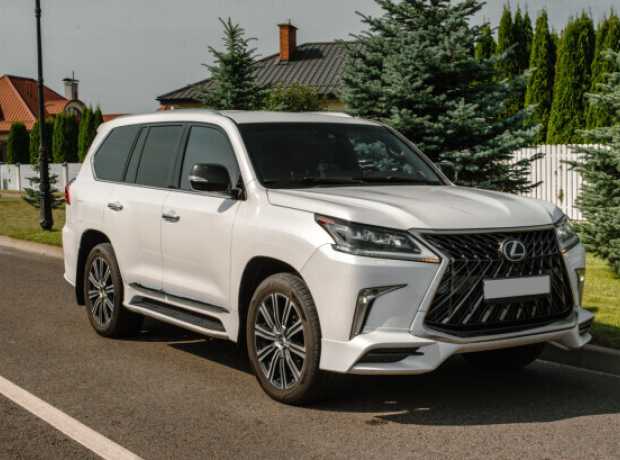 Lexus LX III  2-й рестайлинг, 2017, пробег 97700 км