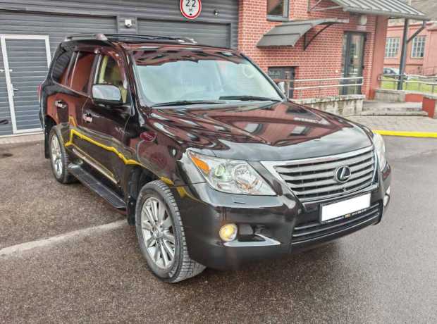 Lexus LX III