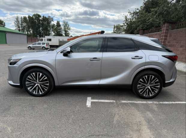 Lexus RX V, 2023, пробег 26000 км