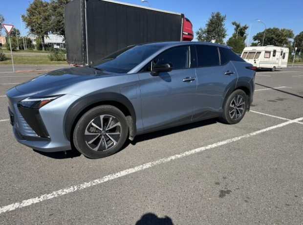 Lexus RZ , 2023, пробег 37000 км