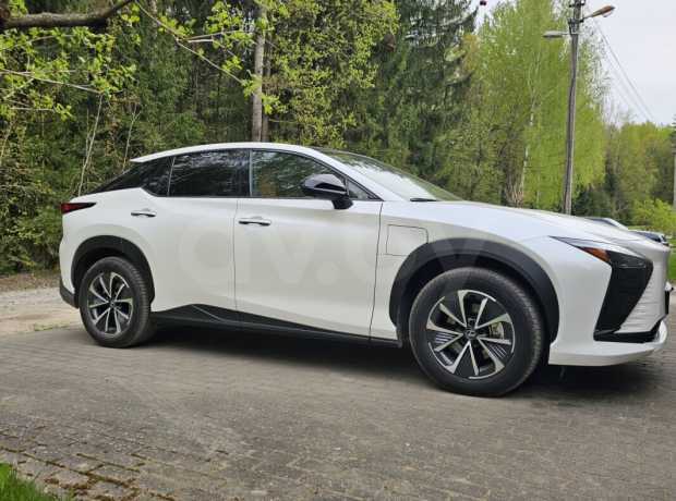 Lexus RZ I