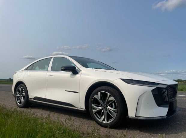Mazda EZ-6 , 2025, пробег 1150 км