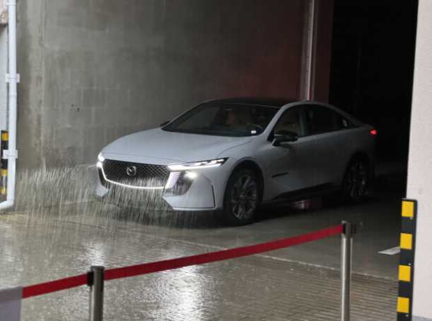 Mazda EZ-6 , 2025, пробег 5489 км