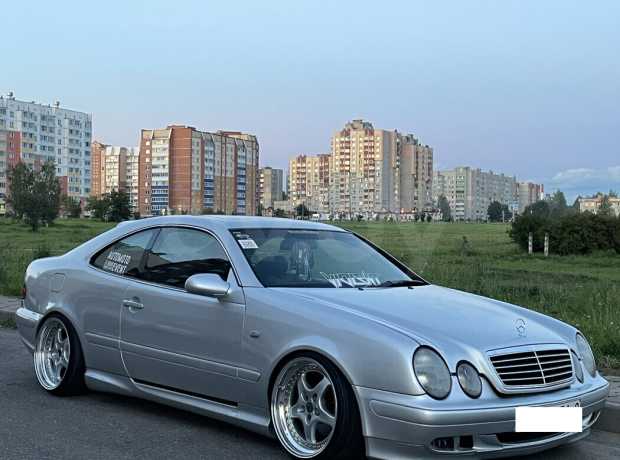 Mercedes-Benz CLK C208