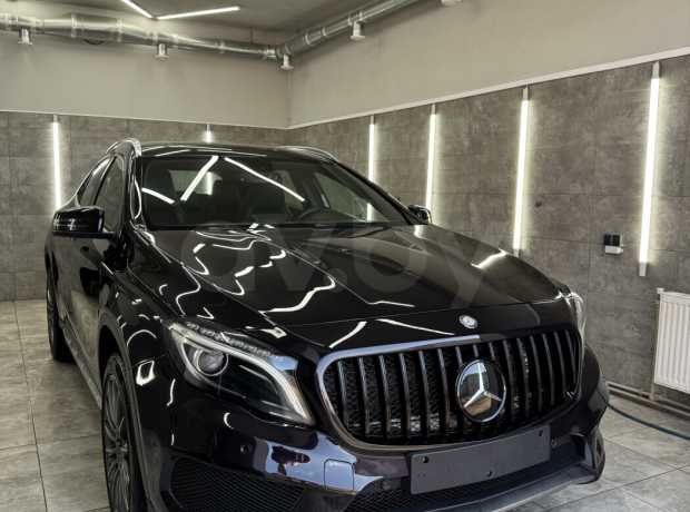 Mercedes-Benz GLA X156