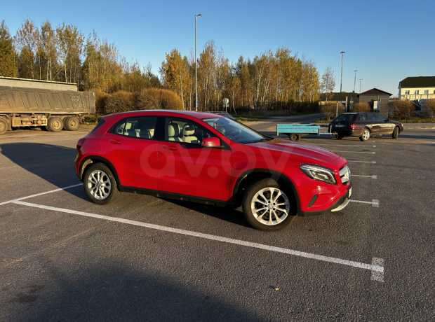 Mercedes-Benz GLA X156