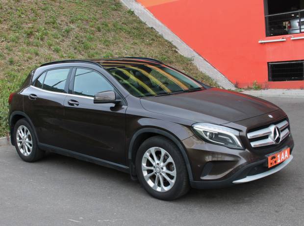 Mercedes-Benz GLA X156