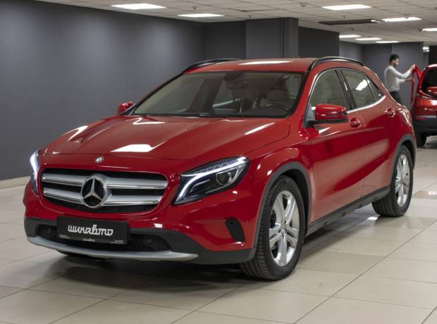 Mercedes-Benz GLA X156