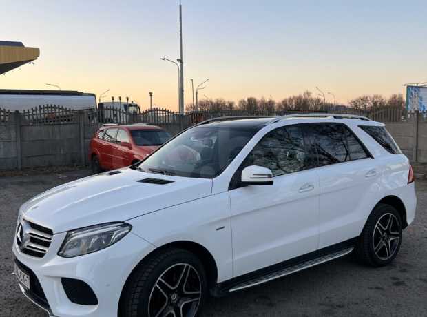 Mercedes-Benz GLE W166