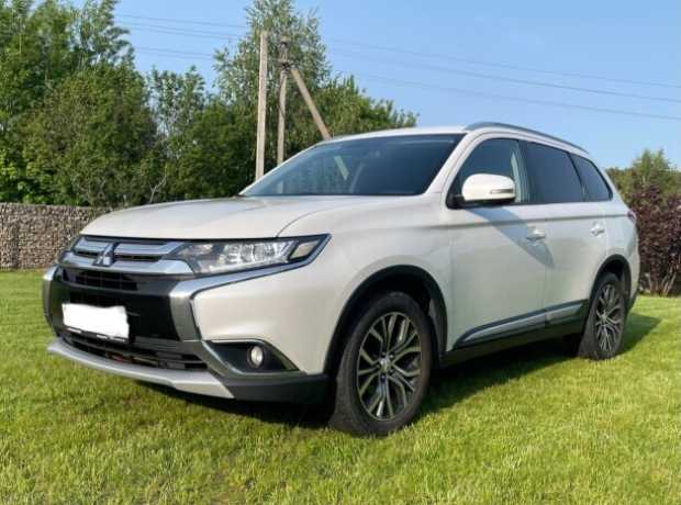 Mitsubishi Outlander III  2-й рестайлинг, 2015, пробег 131133 км