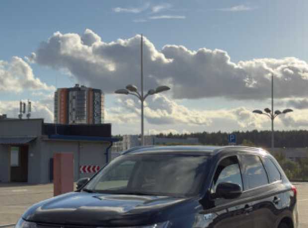 Mitsubishi Outlander III  2-й рестайлинг, 2015, пробег 282320 км