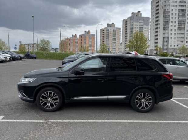 Mitsubishi Outlander III  2-й рестайлинг, 2017, пробег 158200 км