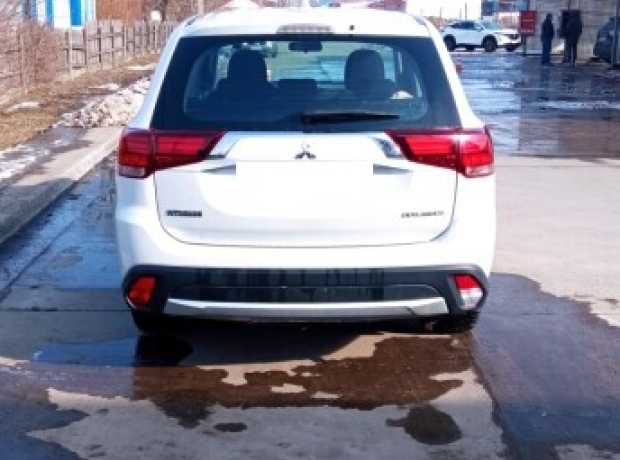 Mitsubishi Outlander III  2-й рестайлинг, 2017, пробег 72000 км