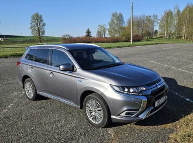 Mitsubishi Outlander III  3-й рестайлинг, 2018, пробег 155000 км