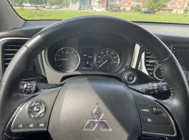Mitsubishi Outlander III  3-й рестайлинг, 2019, пробег 117482 км