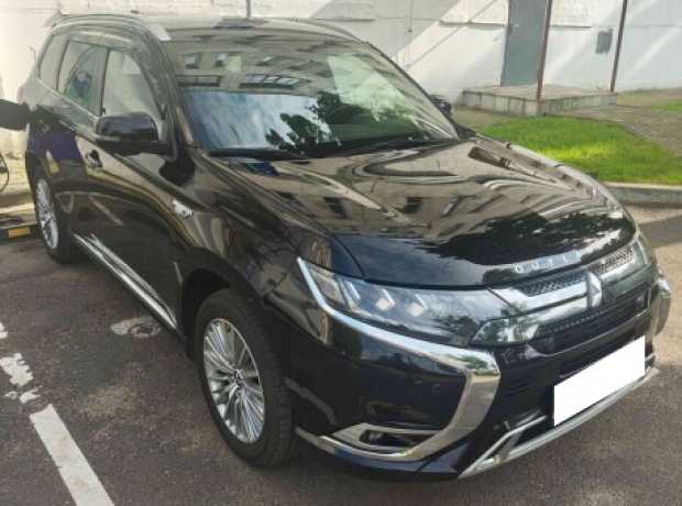 Mitsubishi Outlander III  3-й рестайлинг, 2019, пробег 62000 км