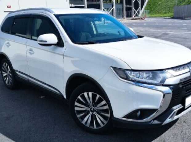 Mitsubishi Outlander III  3-й рестайлинг, 2021, пробег 113430 км