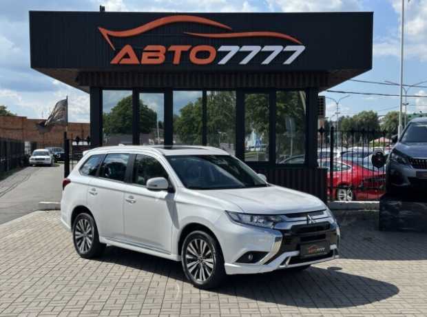 Mitsubishi Outlander III  3-й рестайлинг, 2022, пробег 300 км