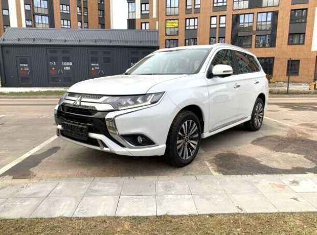 Mitsubishi Outlander III  3-й рестайлинг, 2022, пробег 500 км