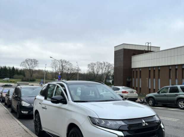 Mitsubishi Outlander III  3-й рестайлинг, 2022, пробег 57000 км