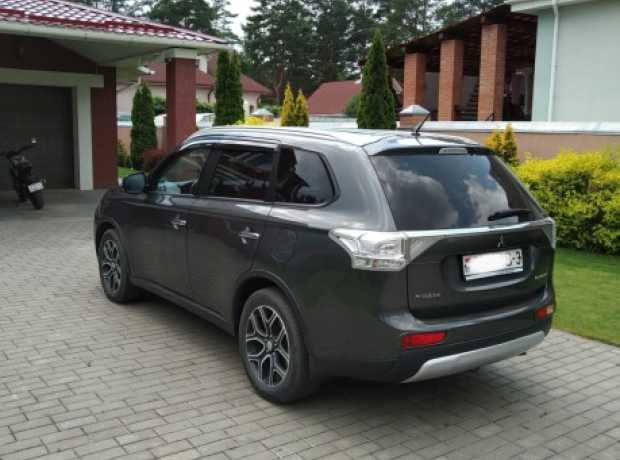 Mitsubishi Outlander III  Рестайлинг, 2014, пробег 97000 км