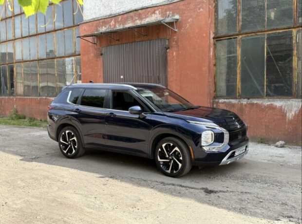 Mitsubishi Outlander IV, 2022, пробег 26000 км