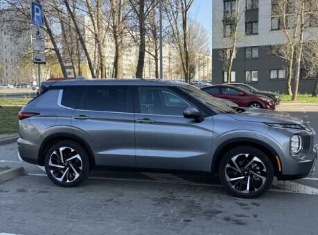 Mitsubishi Outlander IV, 2022, пробег 28000 км
