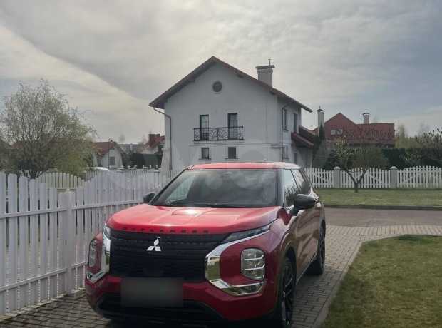Mitsubishi Outlander IV