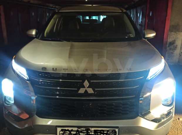 Mitsubishi Outlander IV