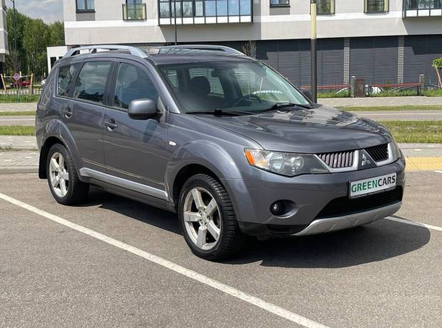 Mitsubishi Outlander XL