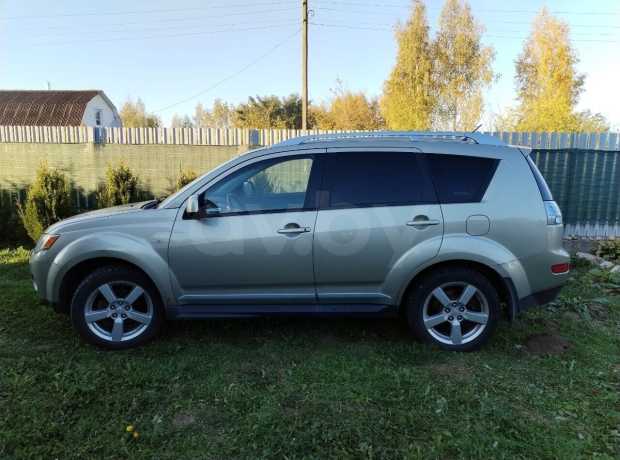 Mitsubishi Outlander XL