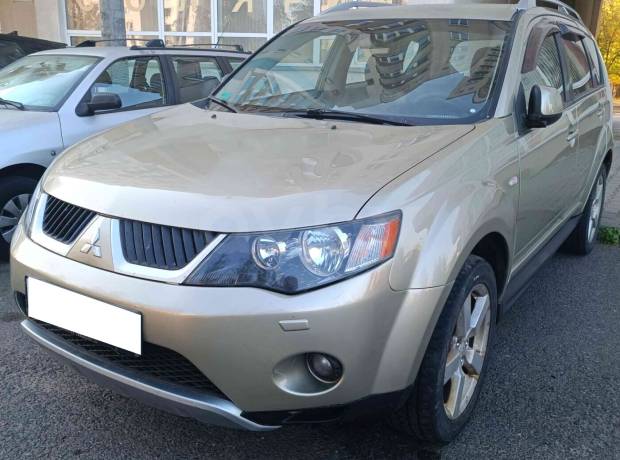 Mitsubishi Outlander XL