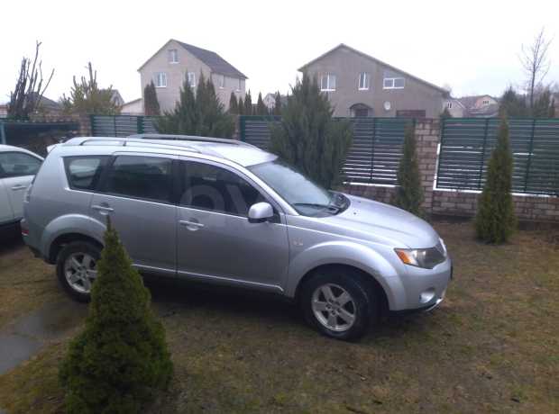 Mitsubishi Outlander XL