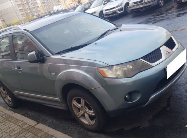 Mitsubishi Outlander XL