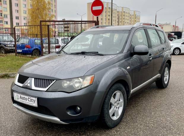 Mitsubishi Outlander XL